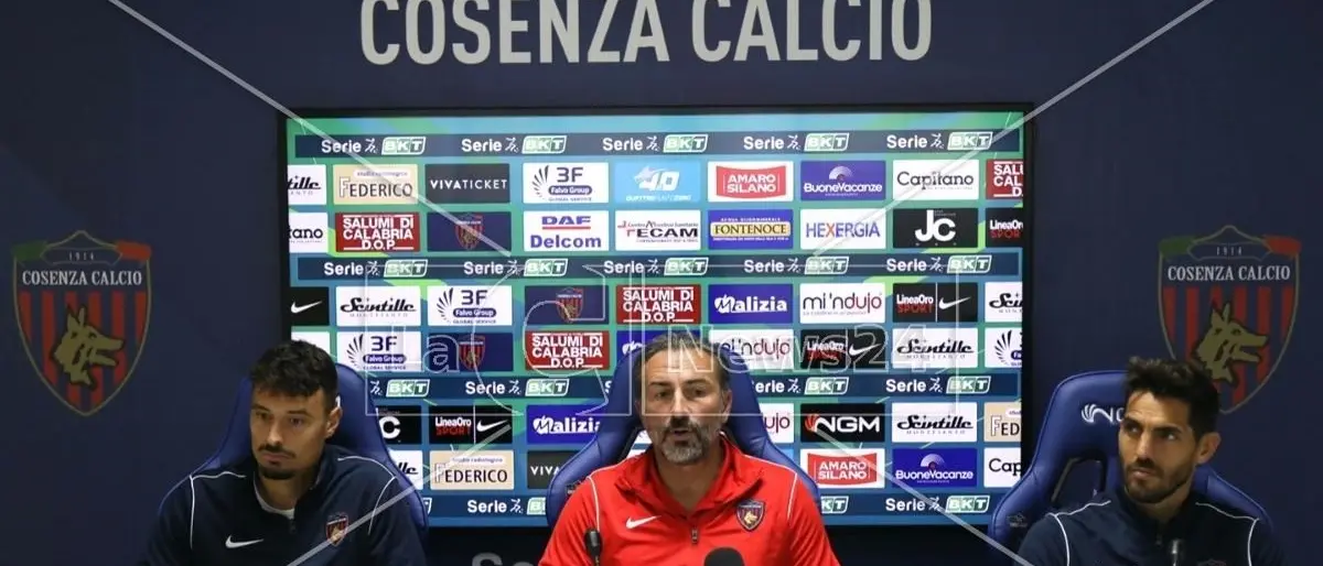 Cosenza, Rigione e Larrivey rilanciano mister Dionigi: «Siamo con lui»