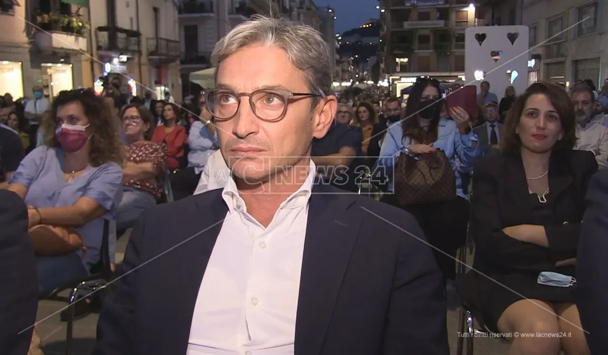 Gli amministratori locali dalla parte di Mangialavori: «La Calabria merita un rappresentante al Governo»