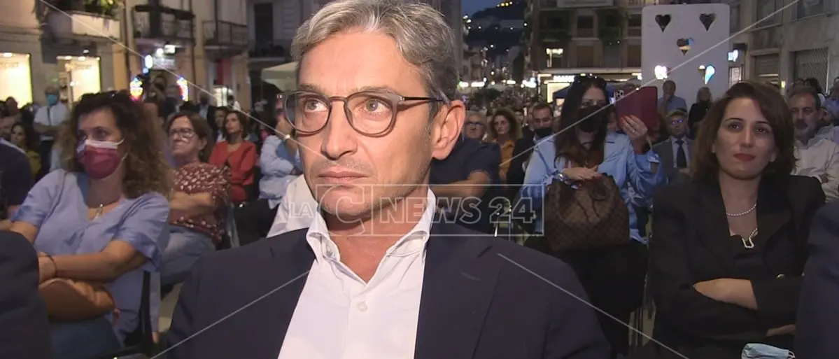 Gli amministratori locali dalla parte di Mangialavori: «La Calabria merita un rappresentante al Governo»