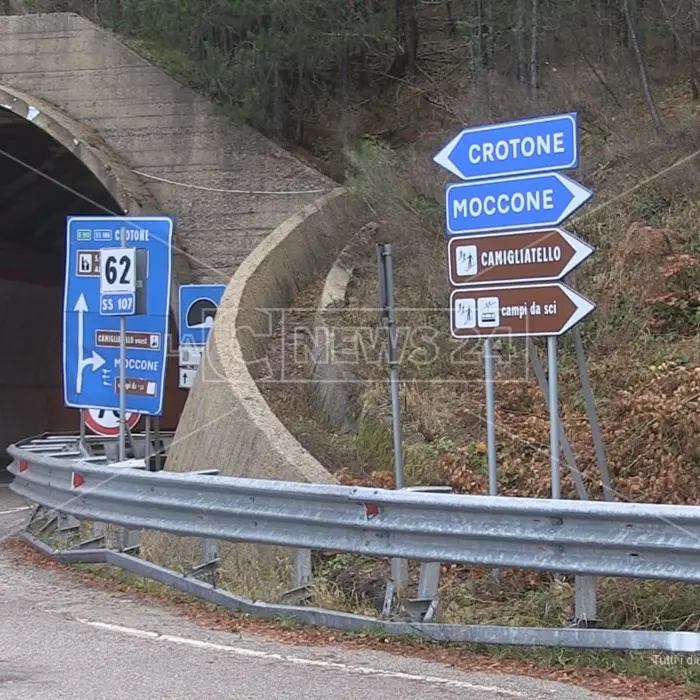 Statale 107 silana crotonese, i sindacati: «Continua a mietere vittime, la messa in sicurezza sia una priorità»