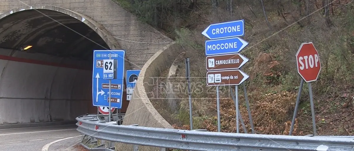 Statale 107 silana crotonese, i sindacati: «Continua a mietere vittime, la messa in sicurezza sia una priorità»
