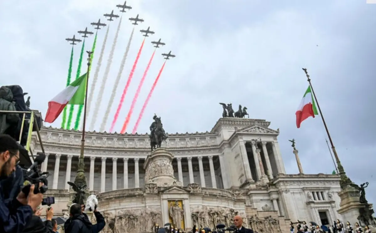 Festa delle forze armate, il presidente Mattarella: «La pace sia un valore da preservare»