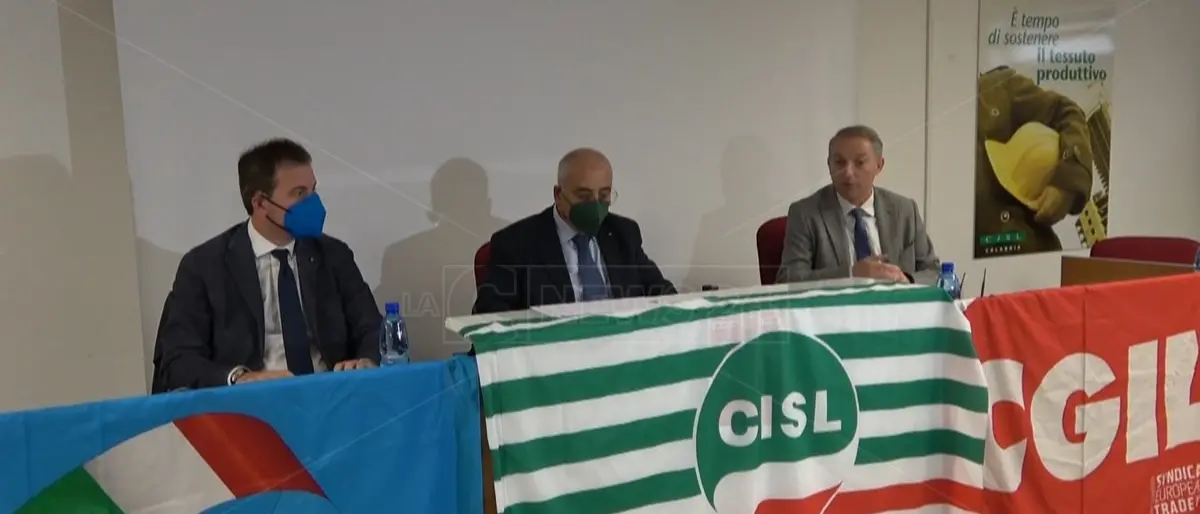 I sindacati rilanciano Vertenza Calabria: «I nuovi parlamentari si diano da fare su infrastrutture e trasporti»