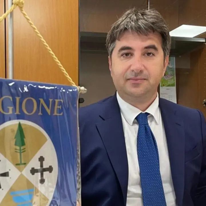 Lo Schiavo si smarca da de Magistris e punta a unificare il fronte anti-Occhiuto mettendo insieme Pd e M5s