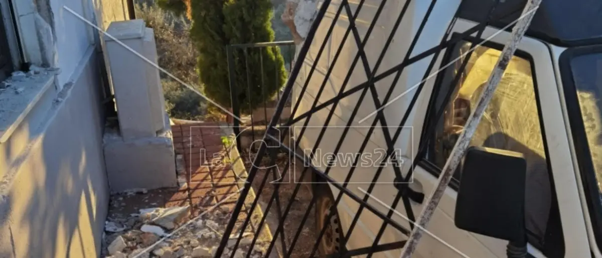 Furto al cimitero di Rossano: nella notte ladri portano via l’impianto di videosorveglianza