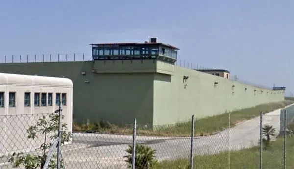 Tenta il suicidio nel carcere di Vibo Valentia: grave un detenuto originario di Cerisano