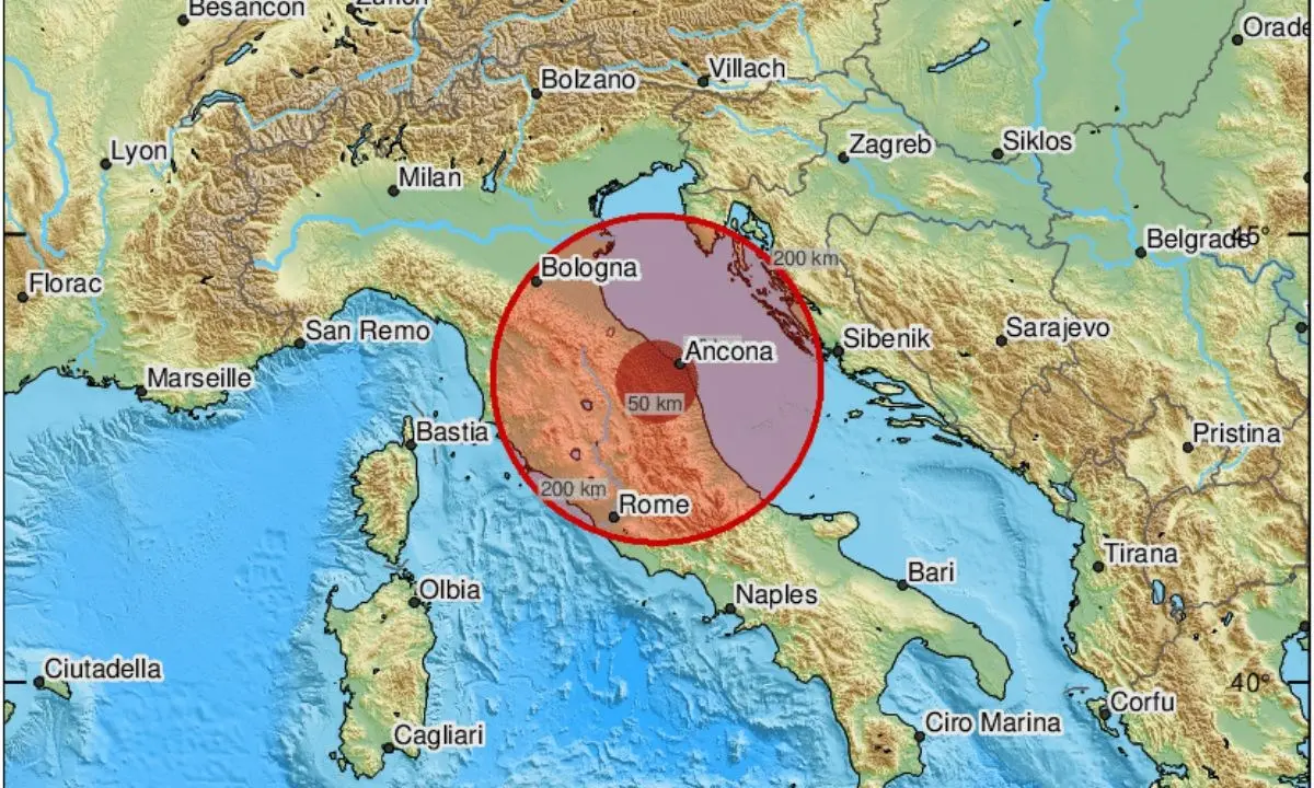 Terremoto, forte scossa con magnitudo 5.7 nelle Marche. Sisma avvertito in molte regioni del centro-nord