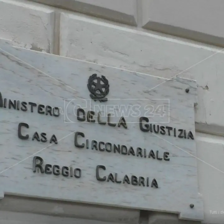 Detenuto 21enne si suicida nel carcere di Reggio Calabria, era accusato di aver violentato una 88enne