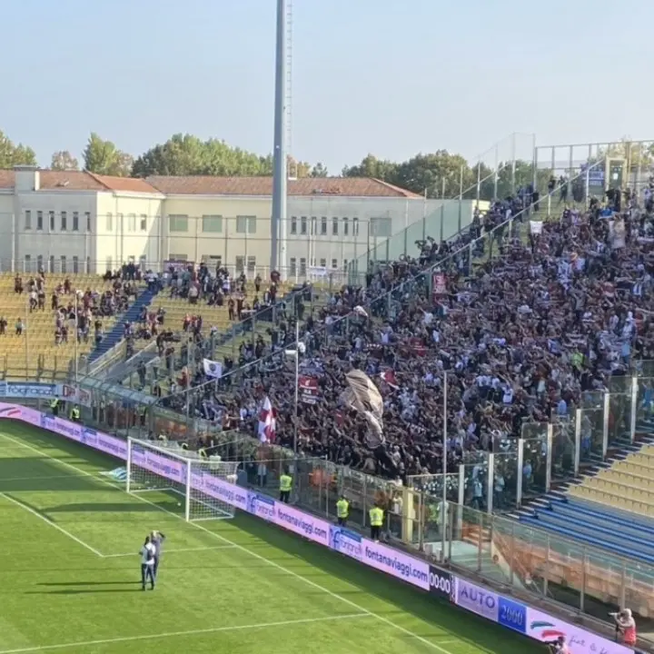 Reggina, a Venezia caccia alla vittoria esterna che manca da due mesi. E i tifosi sono da record