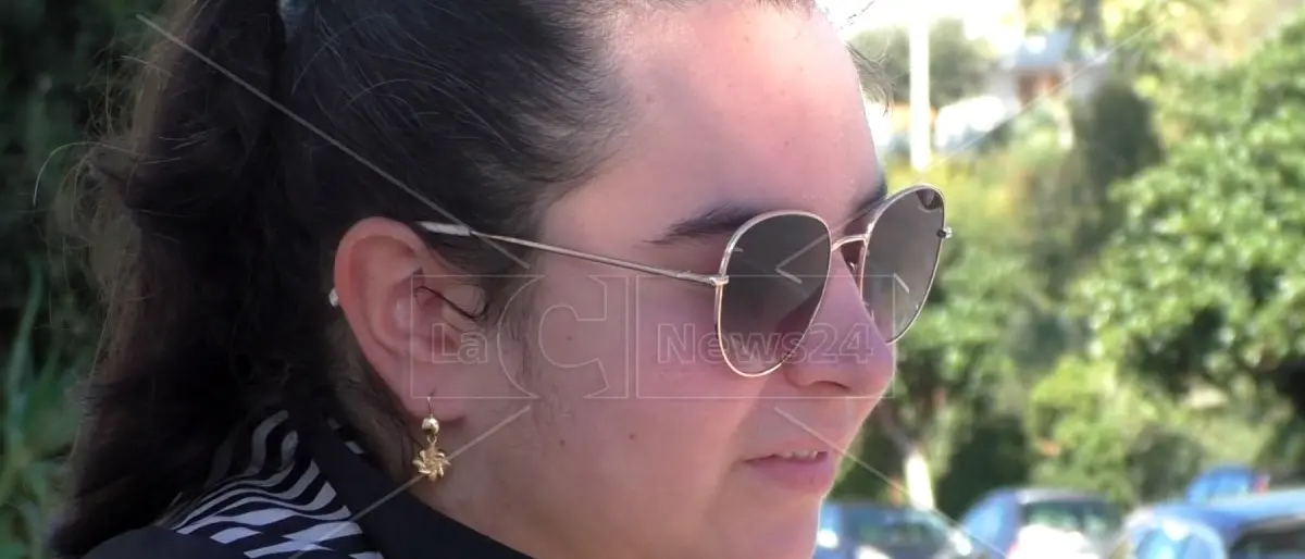 Non vedente dalla nascita, Martina travolta dalla solidarietà dopo l’appello «per una vita normale»