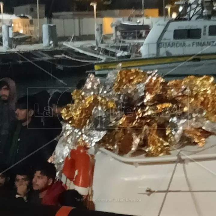 Migranti, soccorse 61 persone al largo di Roccella Jonica: si tratta del nono sbarco nelle ultime 2 settimane