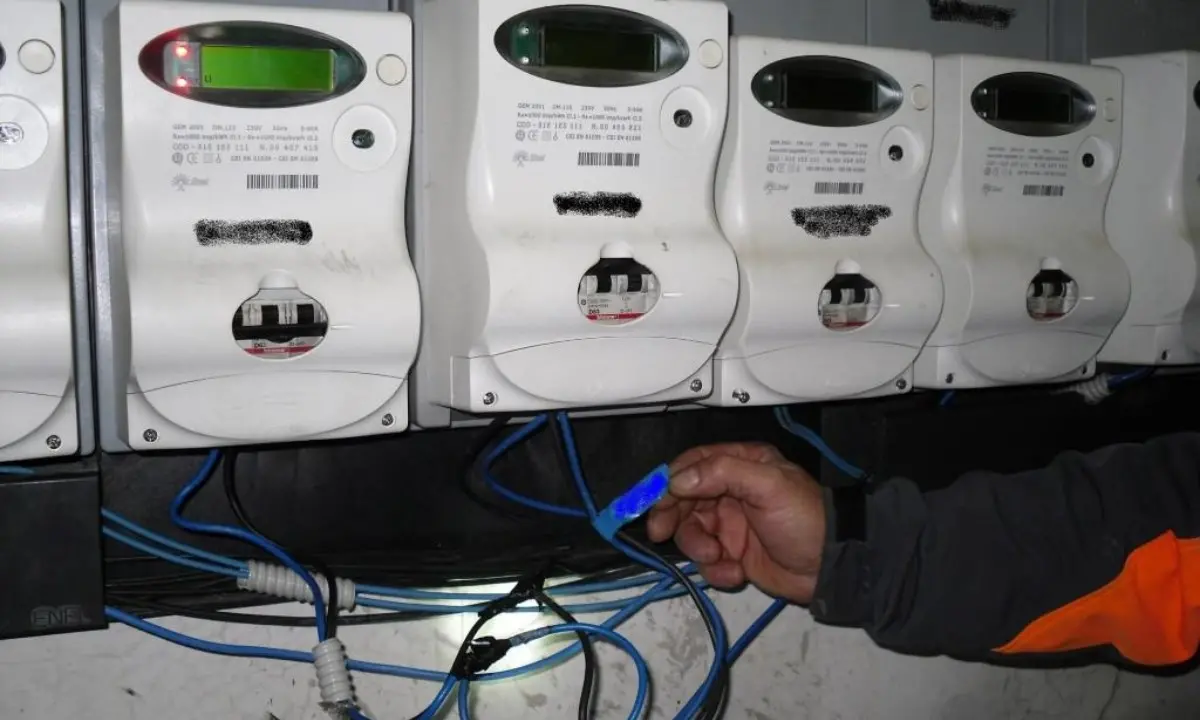 Furto di energia elettrica da 130mila euro, 20 persone denunciate nel Cosentino