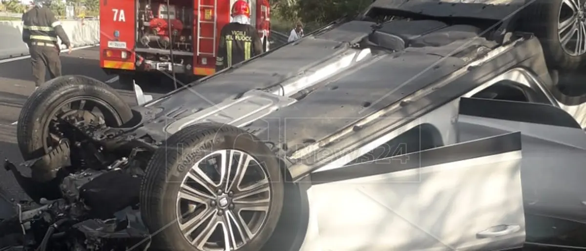 Incidente nel Catanzarese, scontro tra due auto sulla statale 280: due feriti trasportati in ospedale