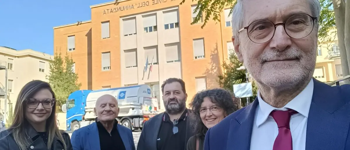 Ospedale di Cosenza, blitz del consigliere regionale Laghi: «Poco personale e spazi insufficienti»