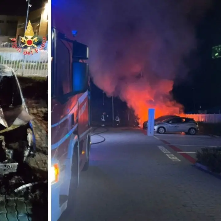 Incendio in una concessionaria a Catanzaro, alcune autovetture danneggiate dalle fiamme