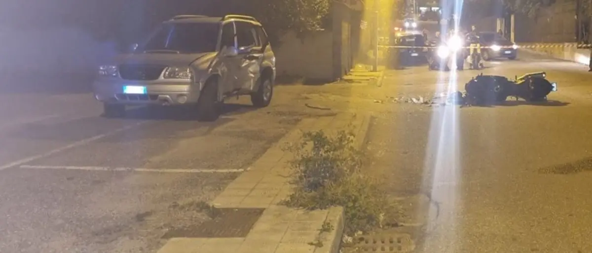 Incidente stradale, morto un centauro a Reggio Calabria dopo uno scontro con un’auto