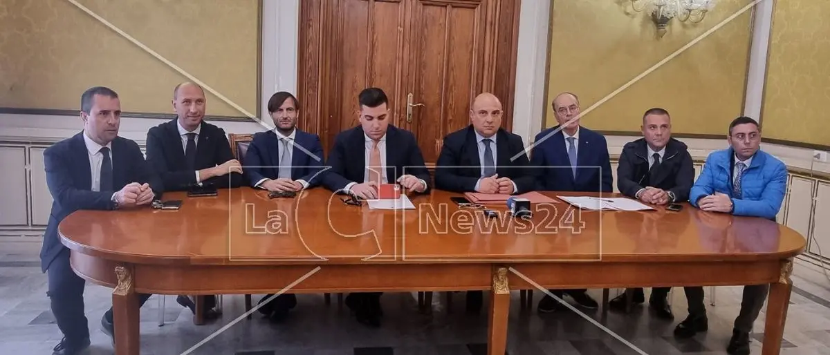 Reggio, il centrodestra attacca: «Falcomatà deve dimettersi, questa storia è una fabbrica di bugie»