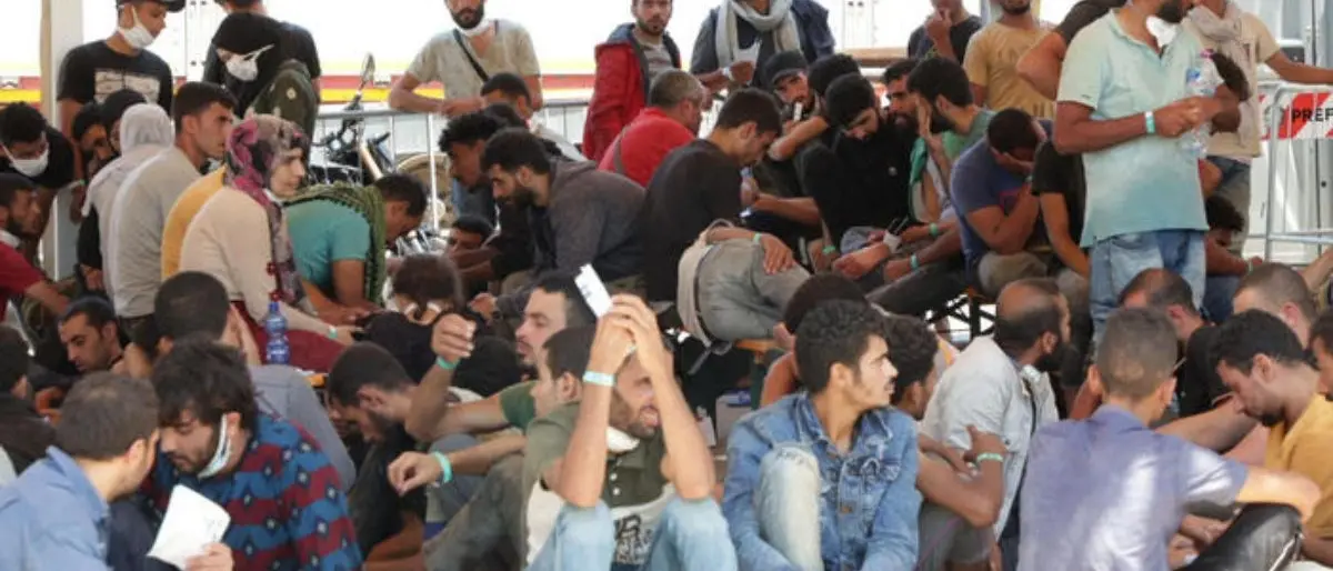 Migranti, il governo francese: «Non accoglieremo i 3mila presenti in Italia»