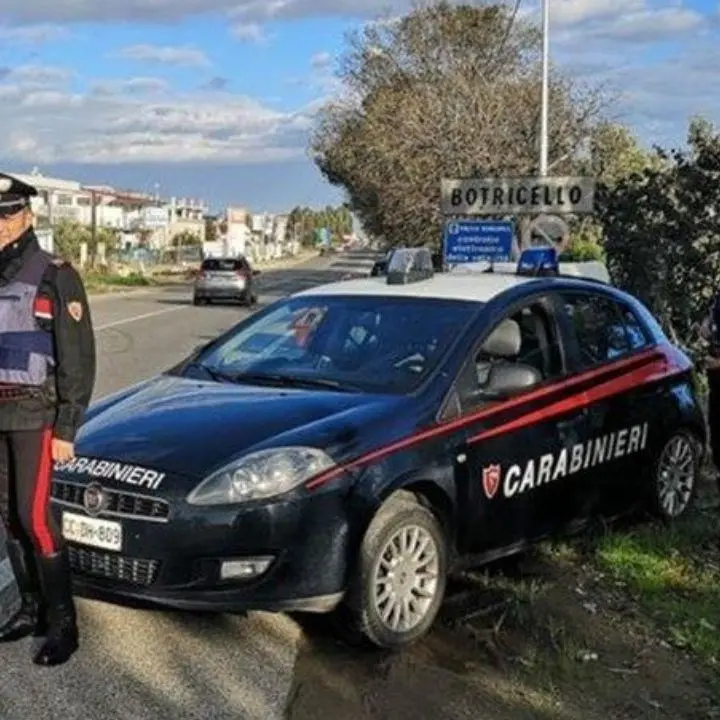 Ritrovo di persone con precedenti e scenario di risse: sospesa licenza a un locale di Botricello