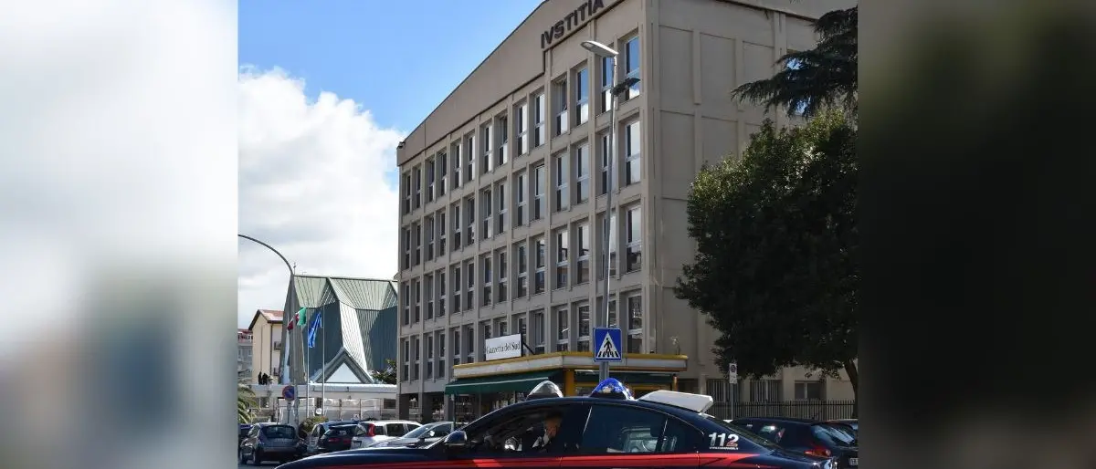 Lamezia Terme, arrestate 2 persone per detenzione e spaccio di marijuana