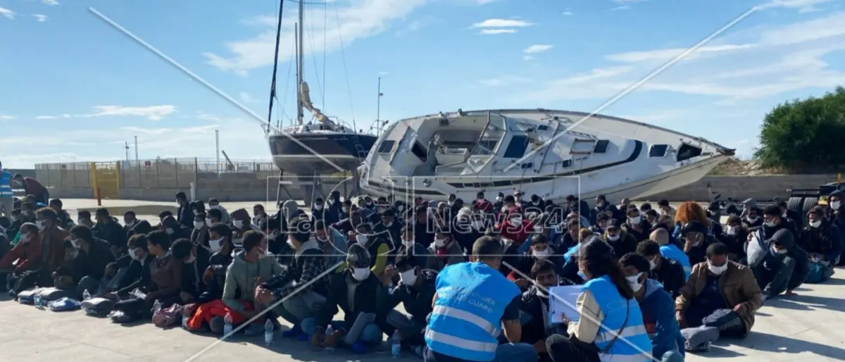 Occhiuto: «Nel 2022 in Calabria giunti 16mila migranti. La Francia non può darci lezioni sull’accoglienza»