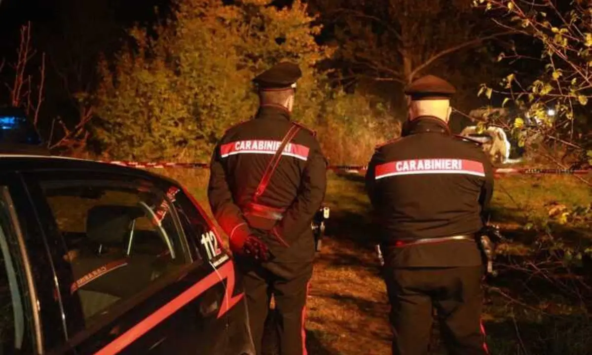 Ritrovato corpo carbonizzato all’interno di un’auto nel Modenese: indagini in corso