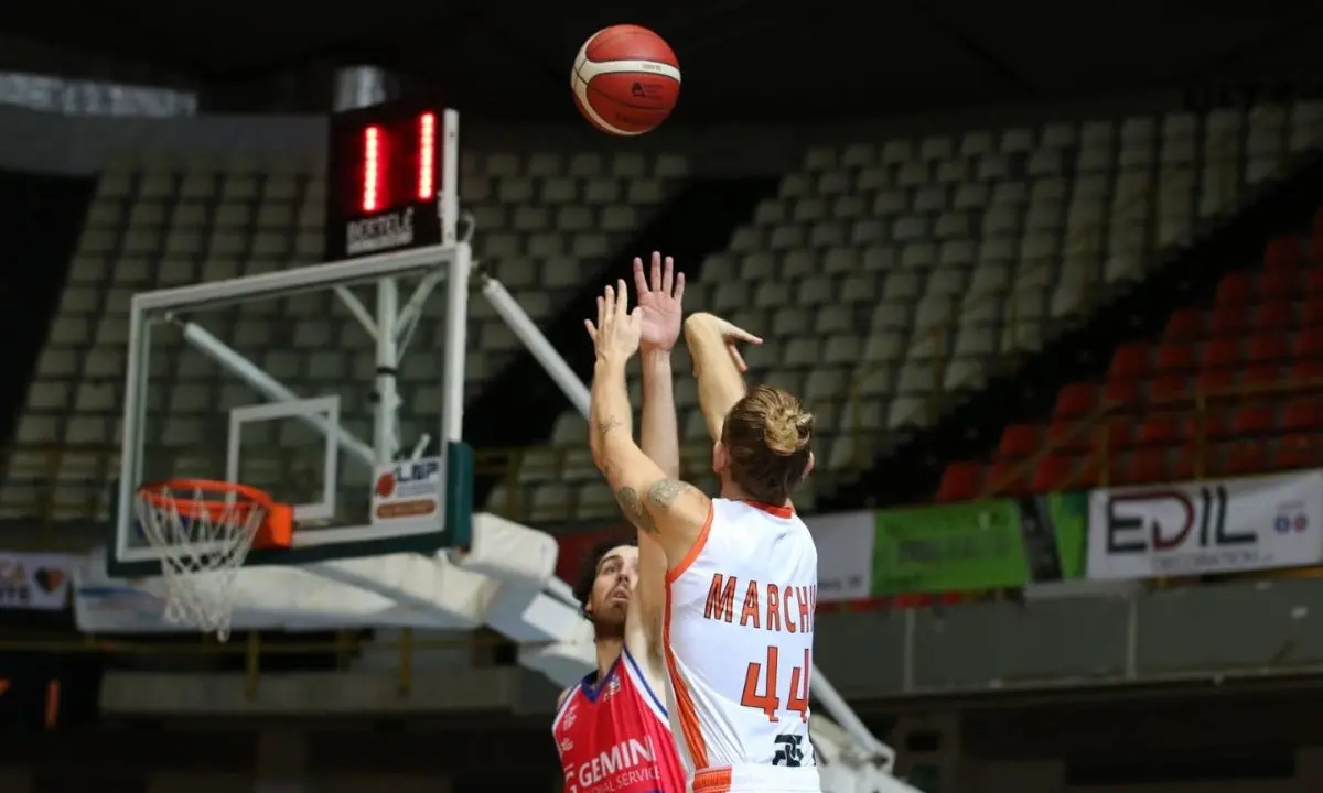 Basket: finalmente Viola, ecco la prima vittoria. Lumezzane ko 83-79