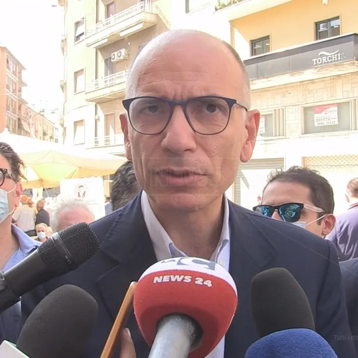 Manovra, Letta (Pd): «Improvvisata e iniqua, il 17 dicembre pronti a scendere in piazza»