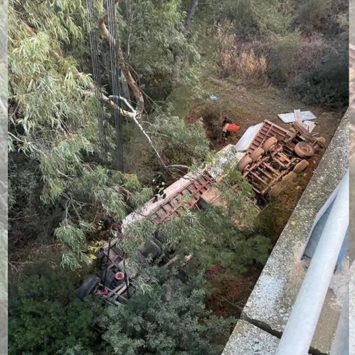 Incidente a Matera, tir precipita da un viadotto: muore un 49enne calabrese