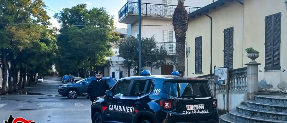 Reggio, già ai domiciliari per furto viene beccato fuori casa con attrezzi per lo scasso: arrestato 25enne
