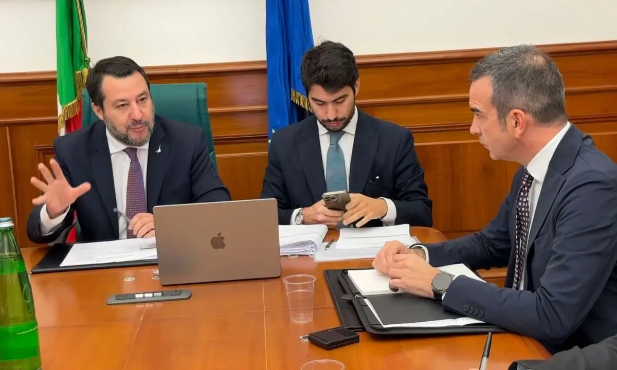 Manovra, Salvini annuncia finanziamento di 3 miliardi per la Statale 106: «Risultato storico»