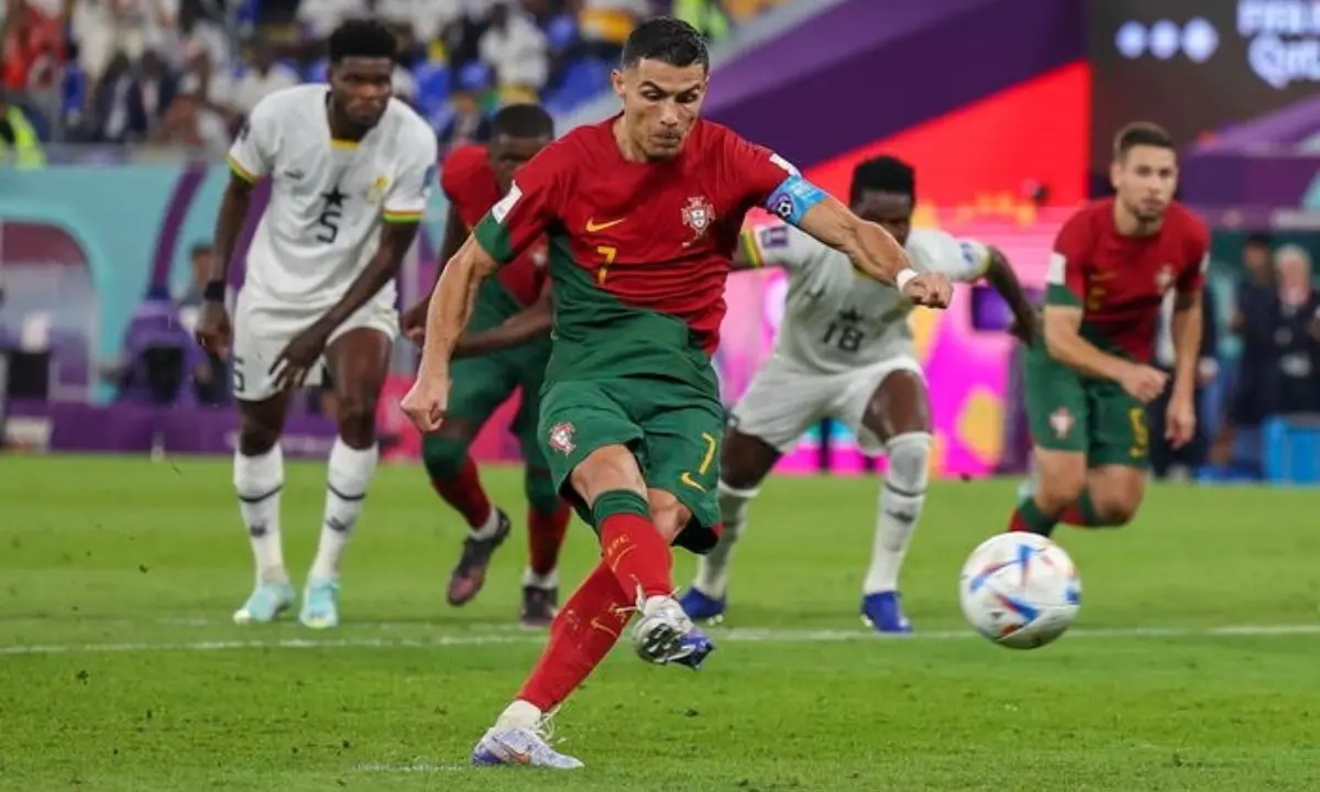 Cristiano Ronaldo segna al Ghana e riscrive la storia: è il primo calciatore a fare gol in 5 Mondiali