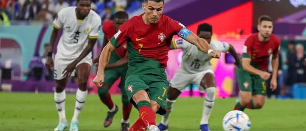Cristiano Ronaldo segna al Ghana e riscrive la storia: è il primo calciatore a fare gol in 5 Mondiali