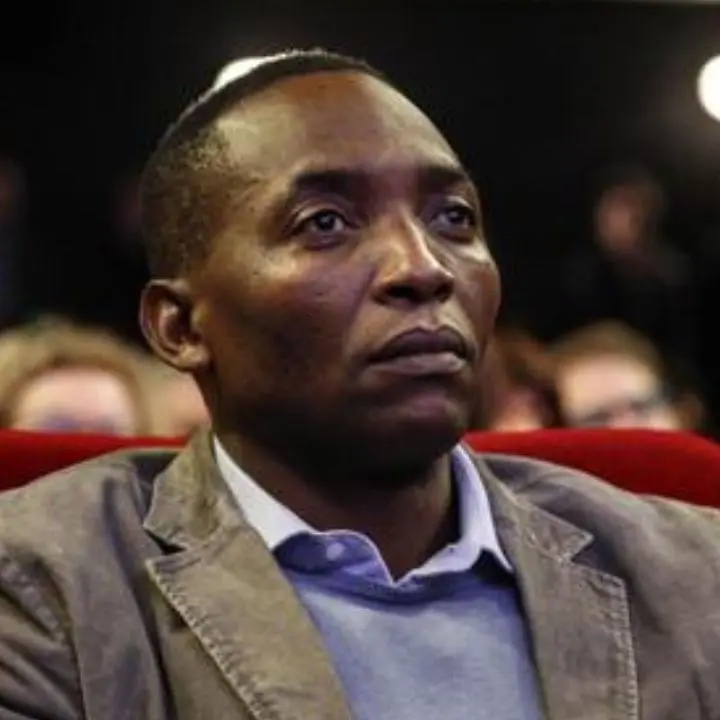Il sindacalista e parlamentare Soumahoro: «Mi autosospendo, sono stato poco attento a ciò che accadeva a casa»