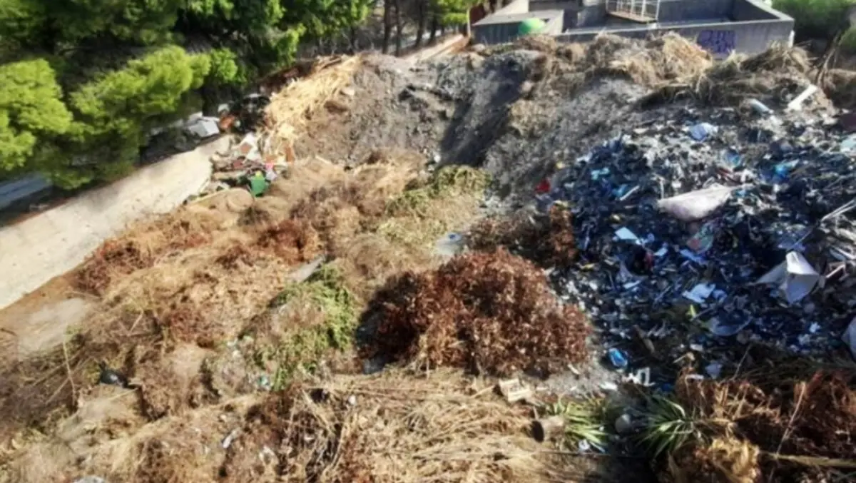 Discariche e depositi abusivi di rifiuti, sequestri e denunce nel Catanzarese