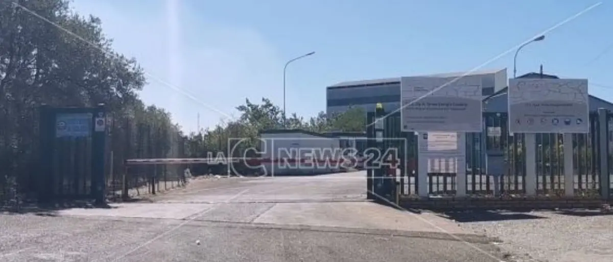 Corigliano Rossano, incidente all’impianto trattamento rifiuti di Bucita: ferito un 40enne
