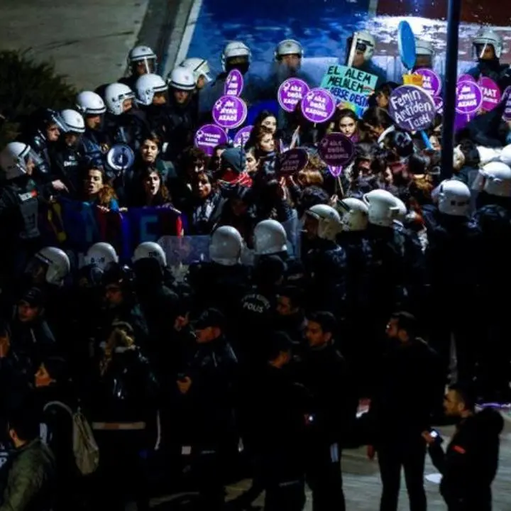 Studentessa italiana arrestata a Istanbul, manifestava contro la violenza sulle donne