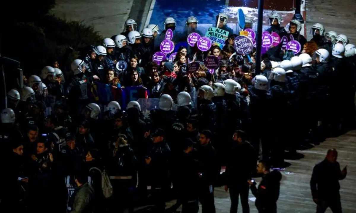 Studentessa italiana arrestata a Istanbul, manifestava contro la violenza sulle donne