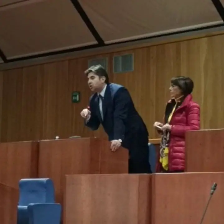 La minoranza conquista la scena facendo saltare la legge sul gioco d’azzardo, Bruni: «C’è vita a sinistra»