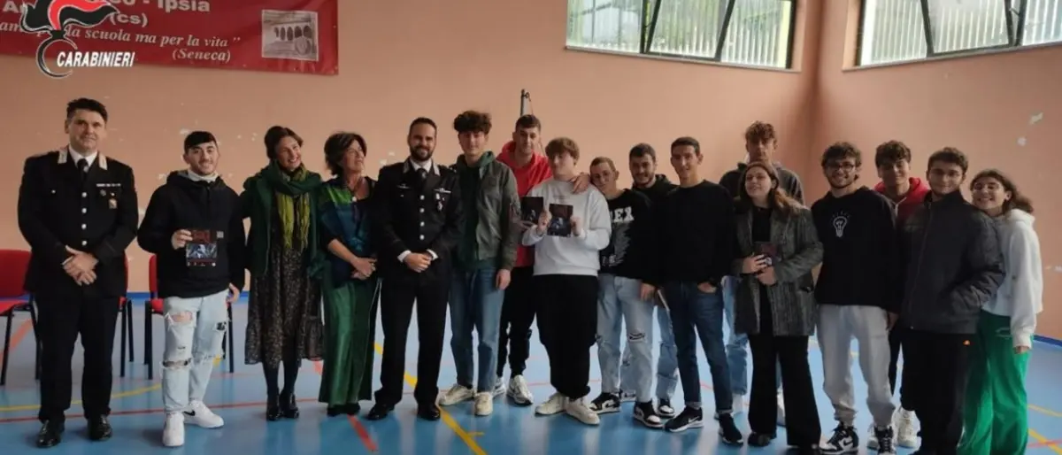Amantea, i carabinieri incontrano gli studenti: focus sulla figura del generale Dalla Chiesa