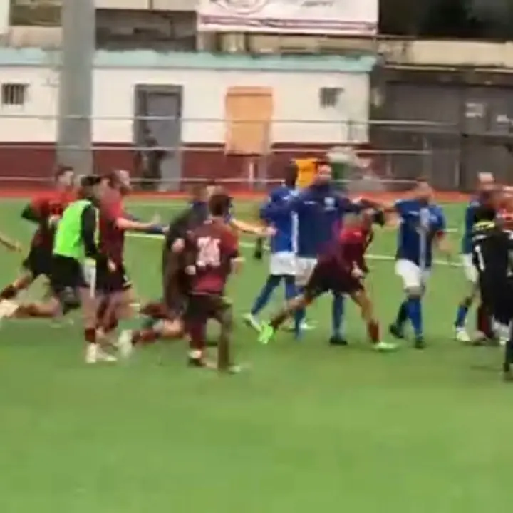 Rissa durante Virtus Rosarno-Real Pizzo, la società napitina: «Il calcio non è una caccia all’uomo»