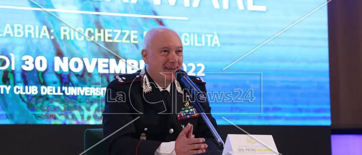 Il generale Salsano: «Valorizzare l’ecosistema marino per far crescere il Pil Calabria, l’Arma c’è e offre le proprie competenze»