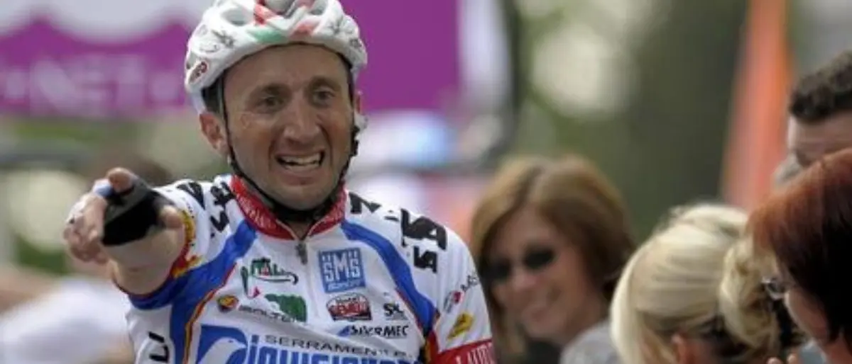 Lutto nel mondo del ciclismo, Davide Rebellin morto in bici dopo essere stato travolto da un camion