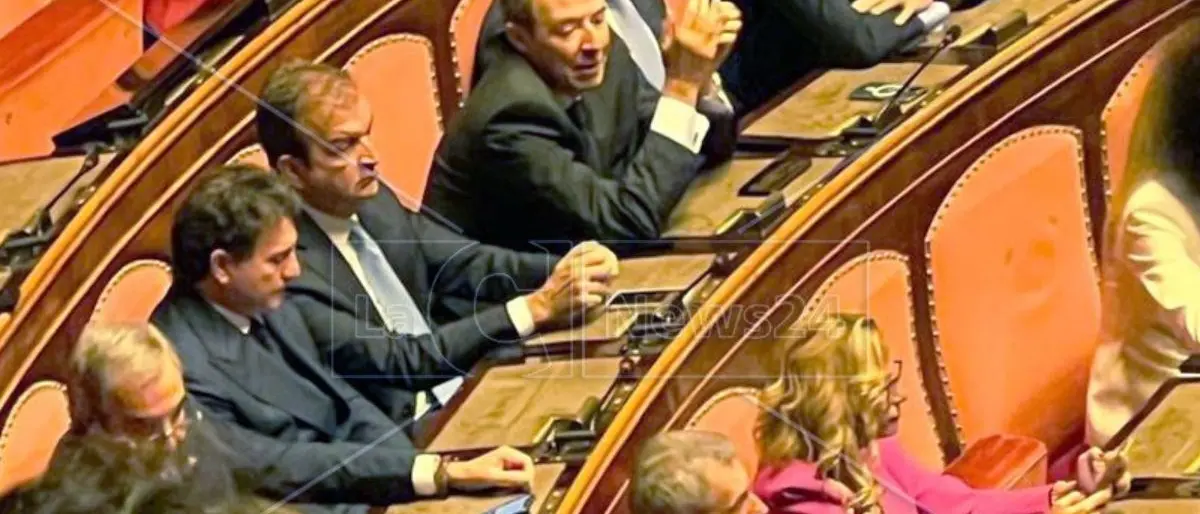 I fratelli Occhiuto esultano per l’approvazione del Decreto Calabria (e Ucraina), Irto ha votato Sì «ma per coscienza»