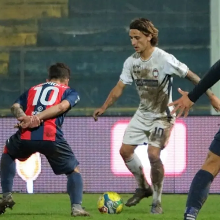 Serie C, Il Taranto “blocca” la corsa del Crotone: allo Iacovone finisce 2-2