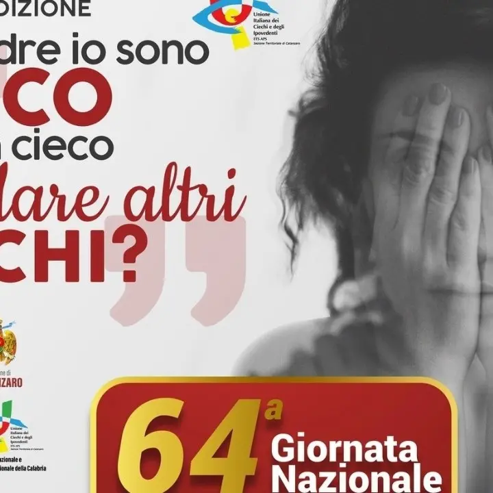 “Padre io sono cieco, può un cieco guidare altri ciechi?”, non vedenti sul palco del Politeama