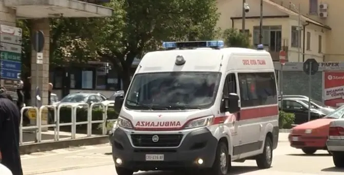 Incidente sul lavoro nel Vibonese, cede il sottotetto e precipita per 5 metri: uomo in gravi condizioni