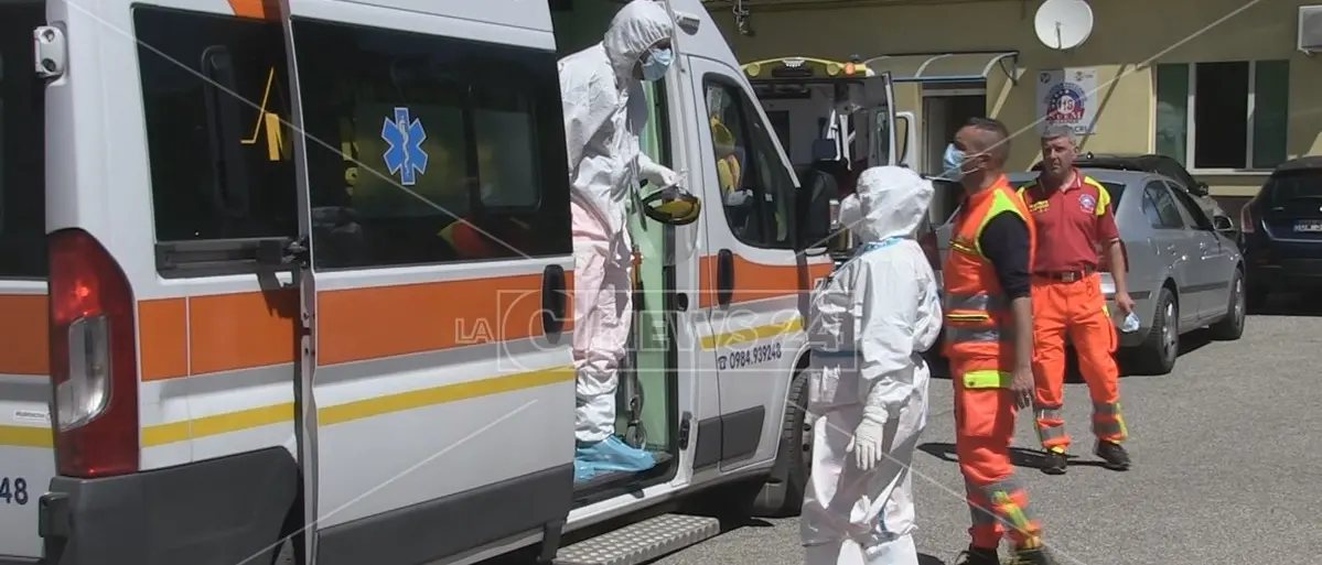 Nel Lametino ambulanze senza medici per 70 turni a dicembre: anche certificare un decesso manda il 118 in tilt