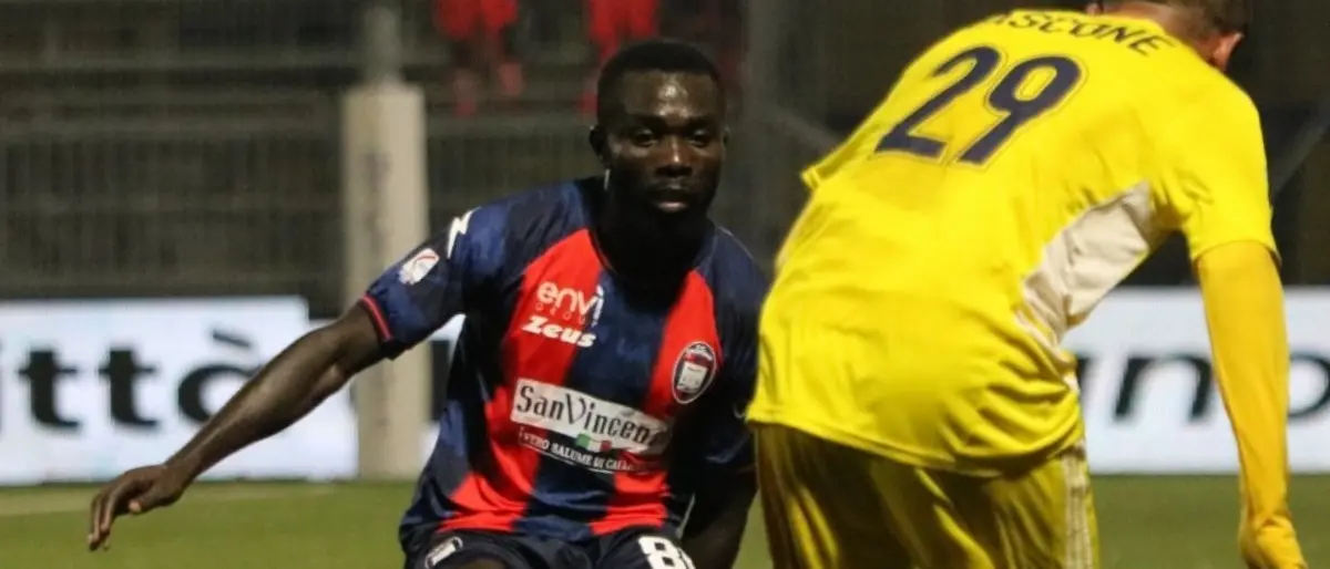Serie C, il Crotone sbanca Cerignola e si rimette in corsa: decisivo il gol di Awua