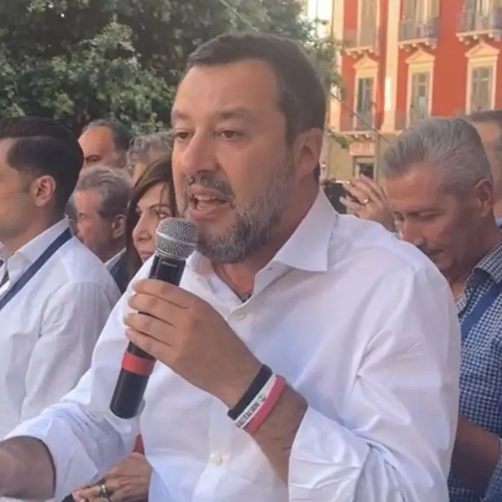 Salvini ormai vive sul Ponte: «Mi stanno contattando tanti privati che vogliono investire»